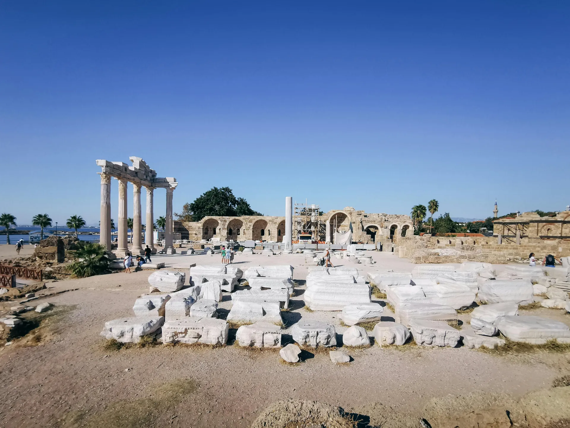 Antalya Havalimanı’ndan Side’ye Nasıl Gidebilirim?
