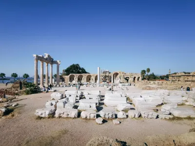Antalya Havalimanı’ndan Side’ye Nasıl Gidebilirim?